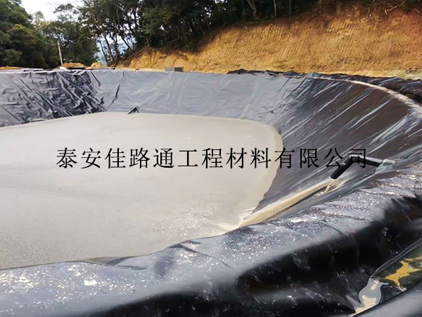 魚塘建設(shè)運(yùn)用養(yǎng)殖防滲膜有哪些值得關(guān)注的效果？