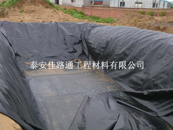 鋪設(shè)水產(chǎn)養(yǎng)殖防滲膜時(shí)做好溫度控制很關(guān)鍵 鋪設(shè)水產(chǎn)養(yǎng)殖防滲膜時(shí)做好溫度控制很關(guān)鍵