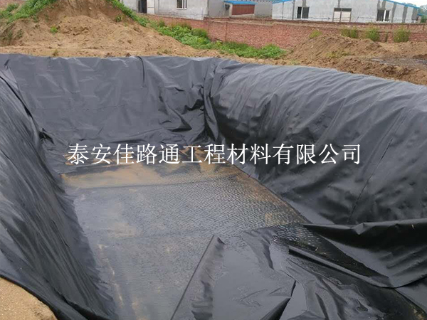 如何發(fā)揮復(fù)合土工膜的防水性能？