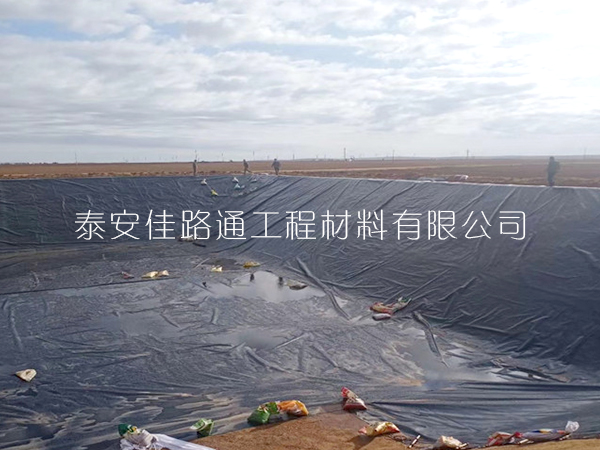 合理選擇防滲膜提升人工湖施工質量 合理選擇防滲膜提升人工湖施工質量