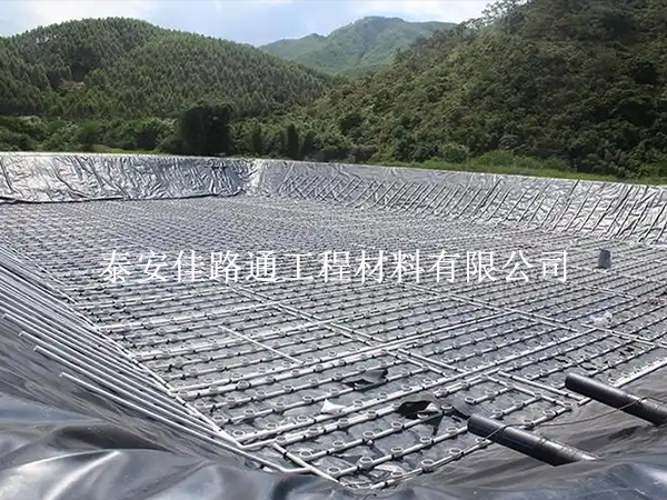 防滲土工膜：環(huán)保新衛(wèi)士，守護(hù)綠水青山